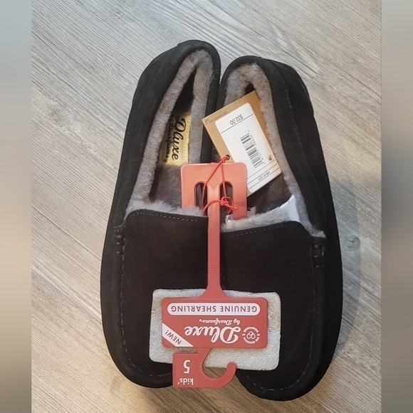 SIZE: 5 | Kid's dearfoam fireside indoor/Outdoor shearling moccasin - Picture 3 of 4